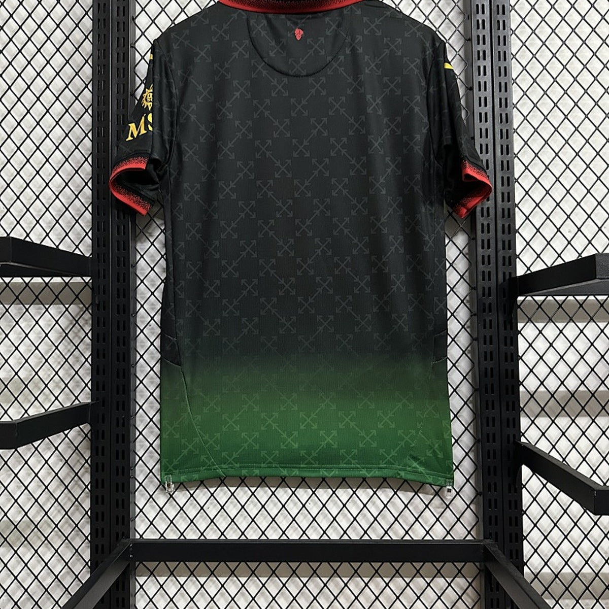 Jersey AC Milan 2024-25 Cuarto Uniforme Off-White negro, foto 2 de 9