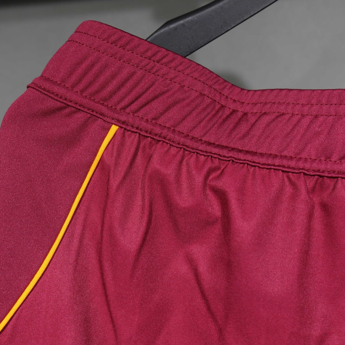 Short AS Roma adidas 2025 Local rojo, foto 3 de 5