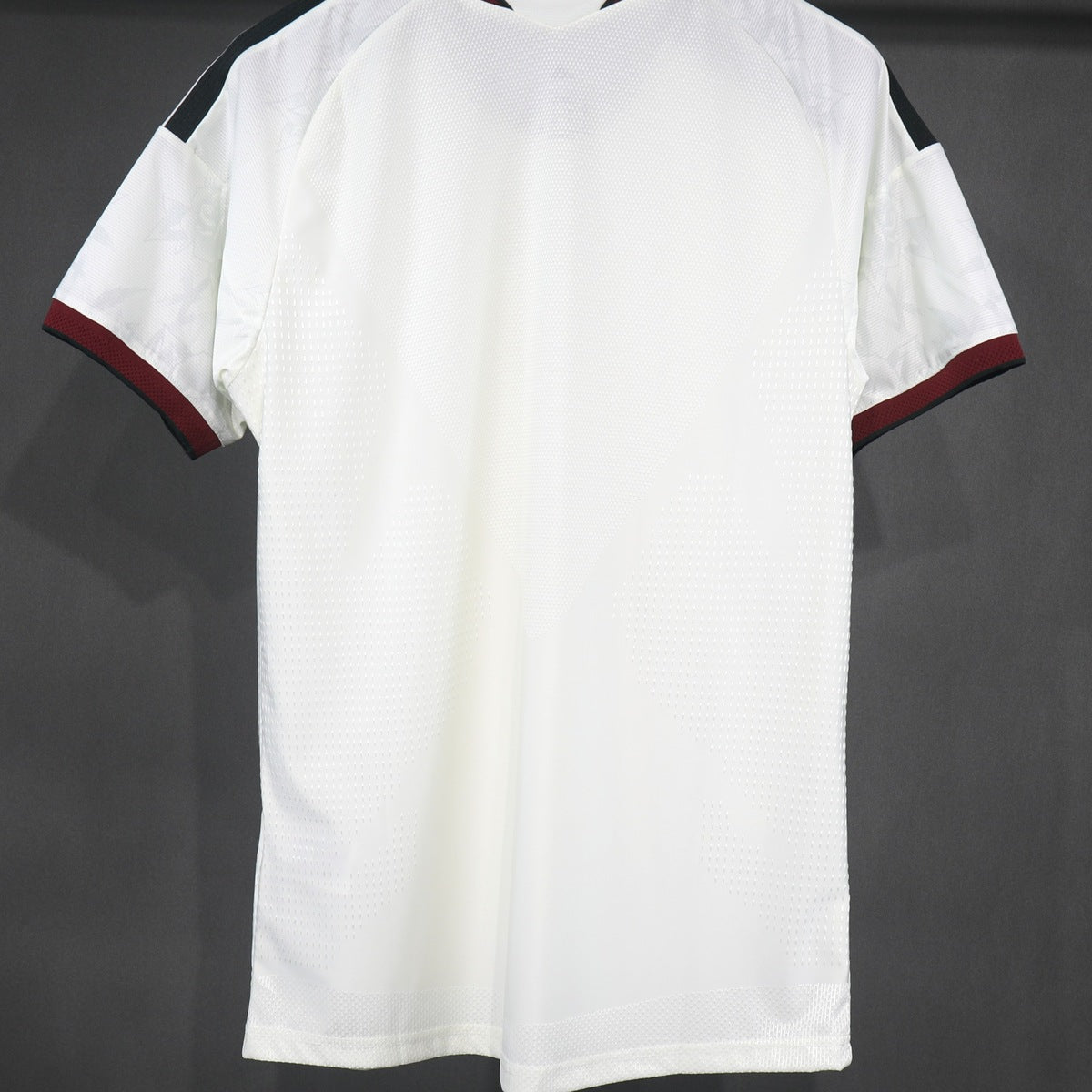 Jersey Manchester United 2026-27 Tercero blanco, foto 2 de 6
