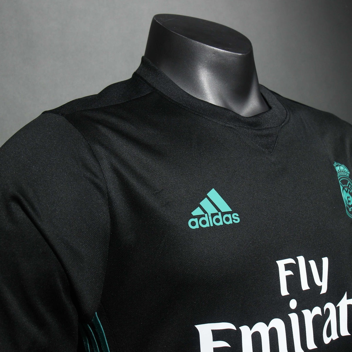 Jersey Real Madrid 2017-18 Visitante negro, foto 3 de 5