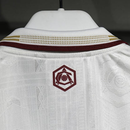 Jersey Arsenal 2025-26 Tercero blanco, foto 3 de 6