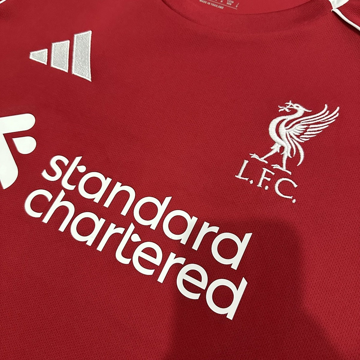 Jersey Liverpool 2025-26 Local rojo, foto 3 de 7