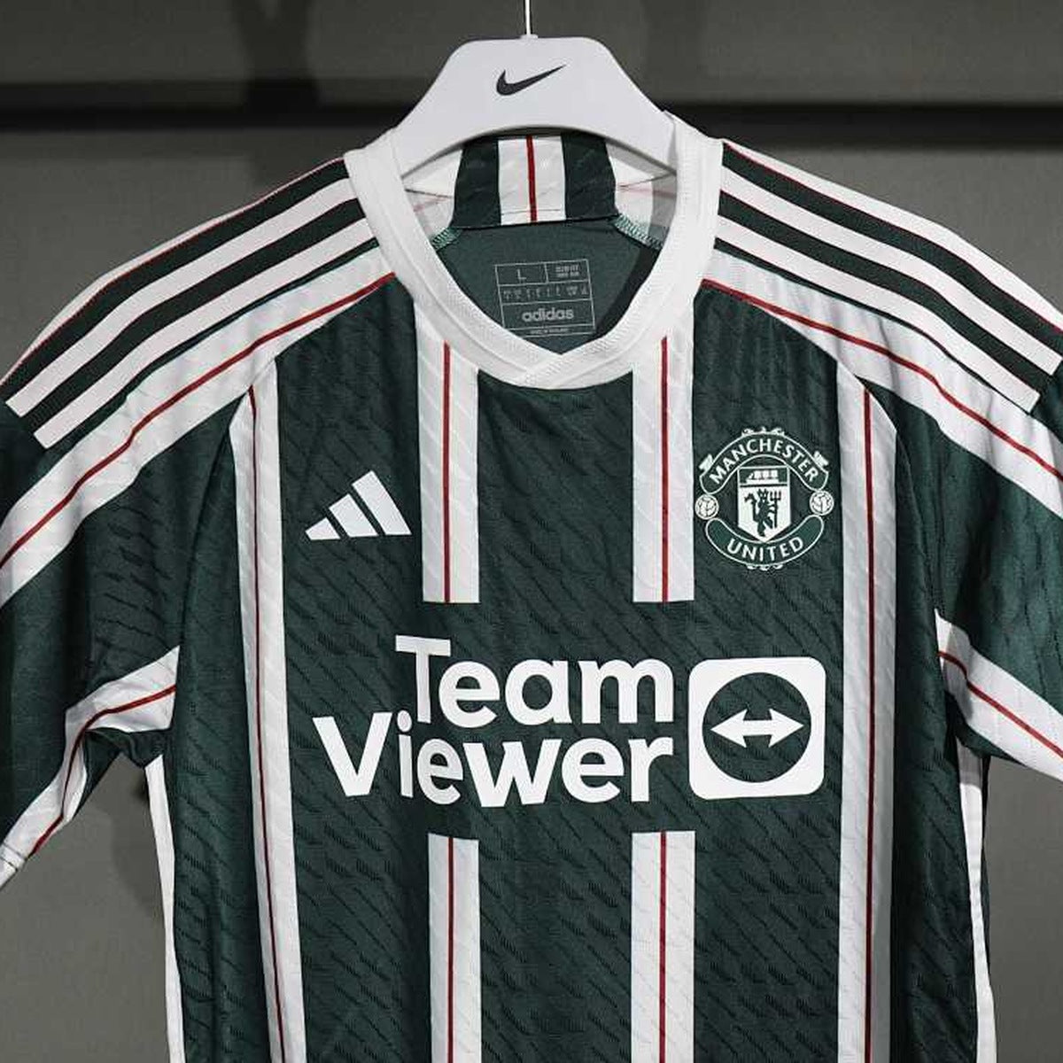 Jersey Manchester United 2023-24 Visitante verde, foto 3 de 3