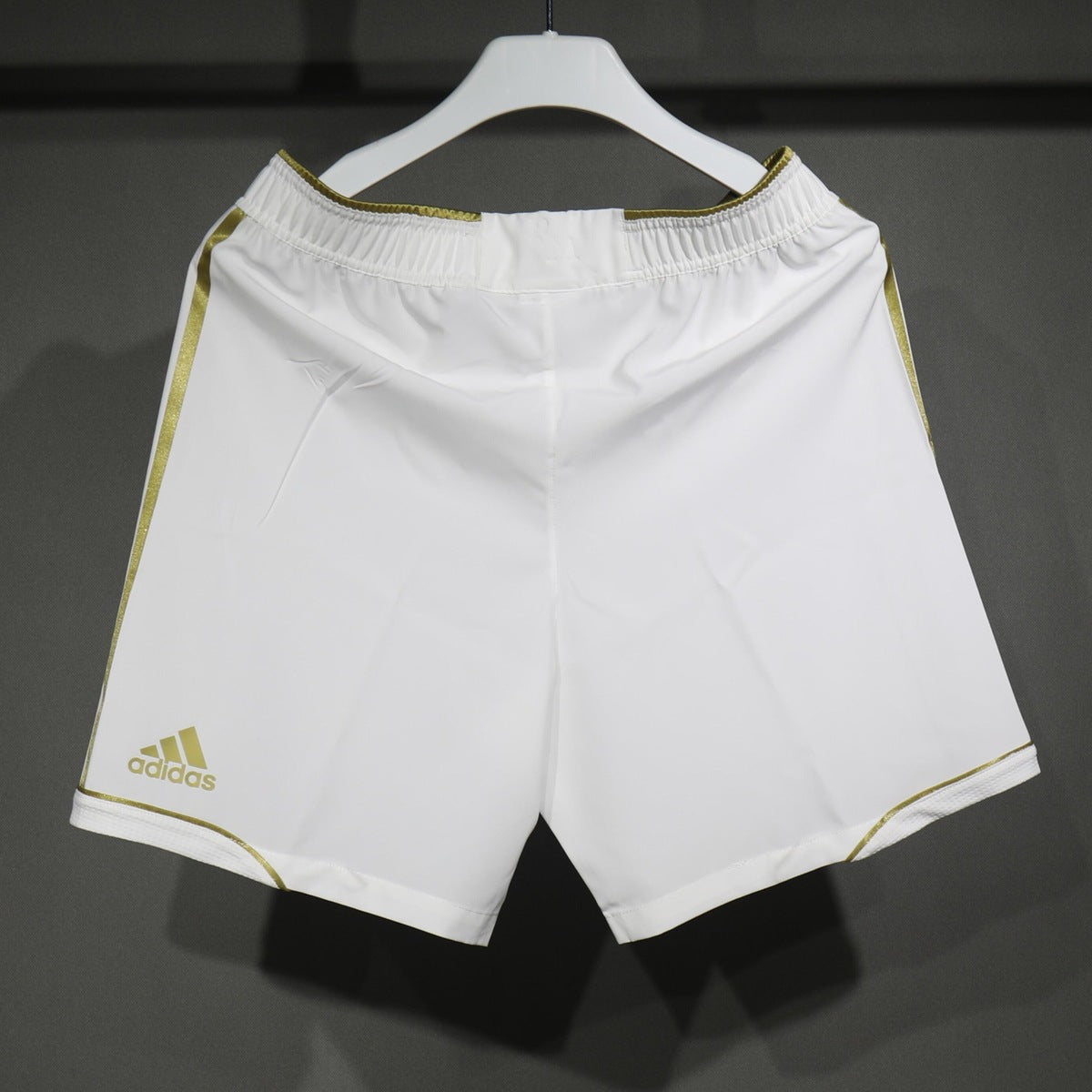 Short Real Madrid adidas 2011/12 Local dorado, foto 3 de 7
