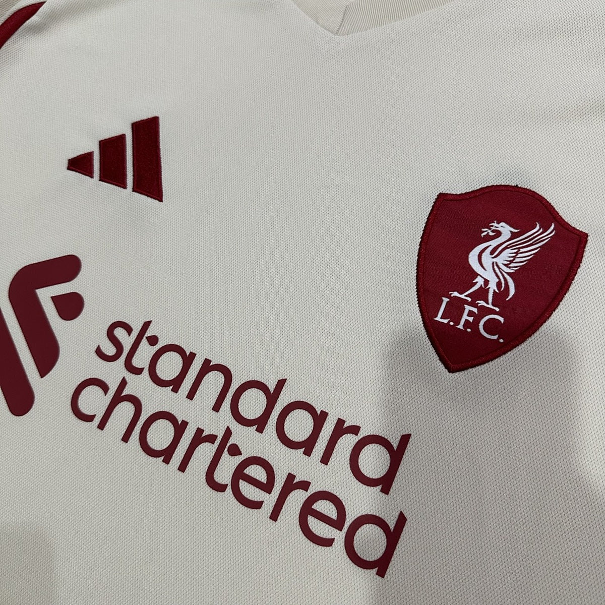 Jersey Liverpool 2025-26 Visitante beige, foto 3 de 7