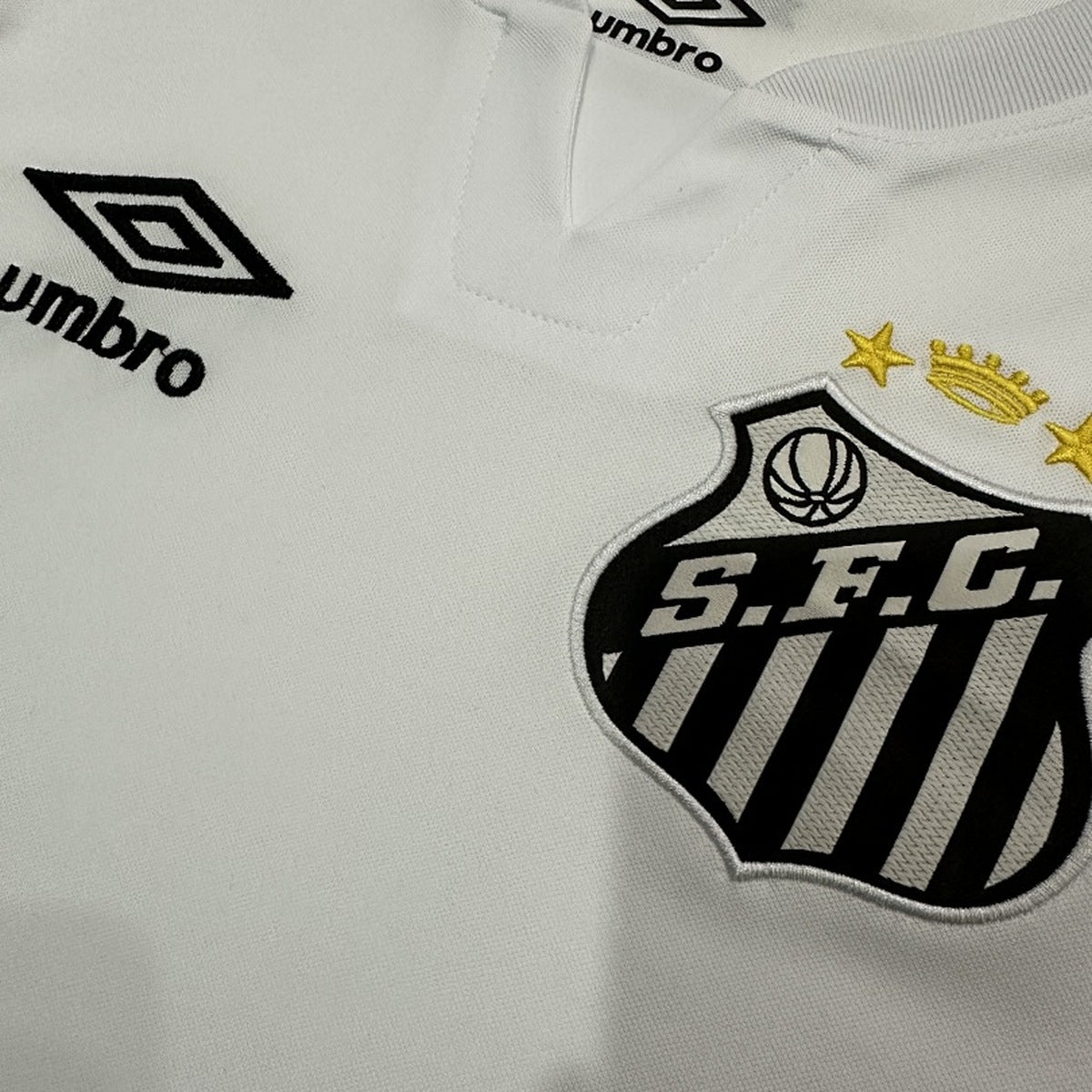 Jersey Santos do Brasil FC 2024-25 Local blanco, foto 3 de 8