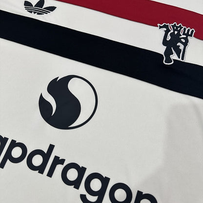 Jersey Manchester United 2024-25 Tercero blanco, foto 3 de 7