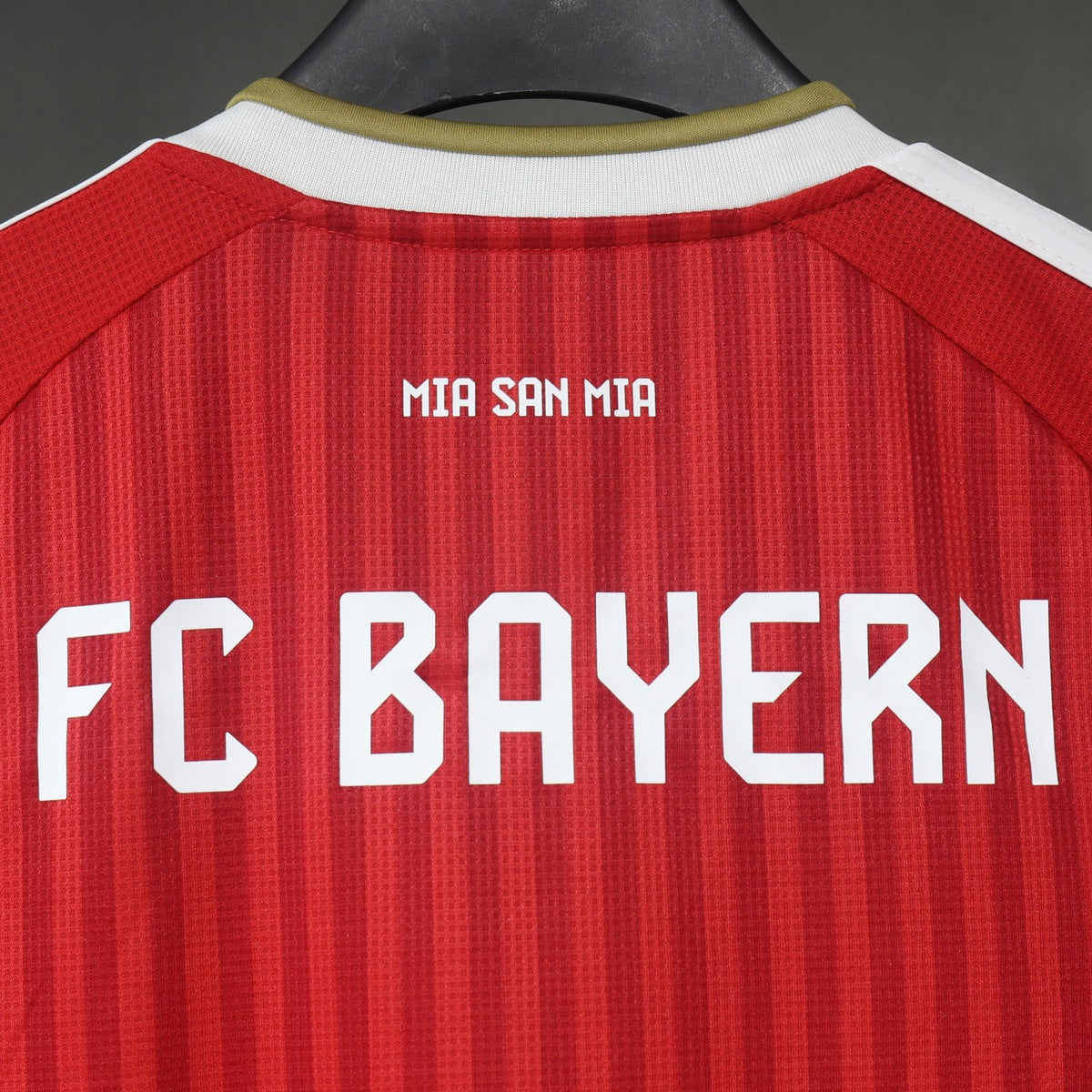 Jersey Bayern Múnich 2026-27 Local rojo, foto 3 de 8