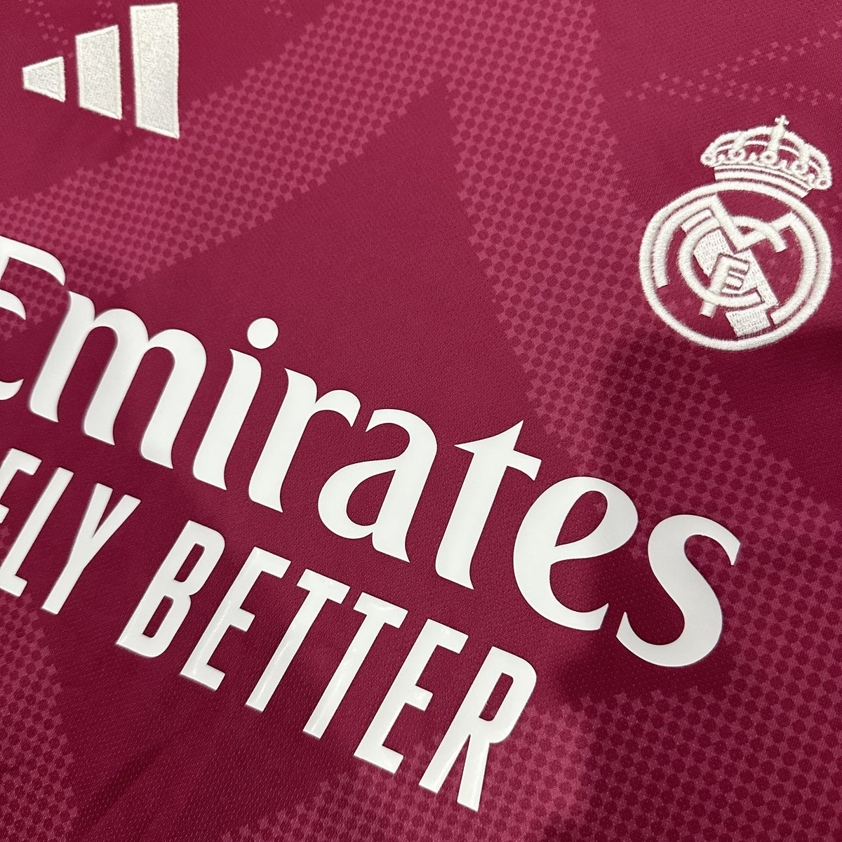 Jersey Real Madrid 2026-27 Tercero rojo, foto 3 de 8