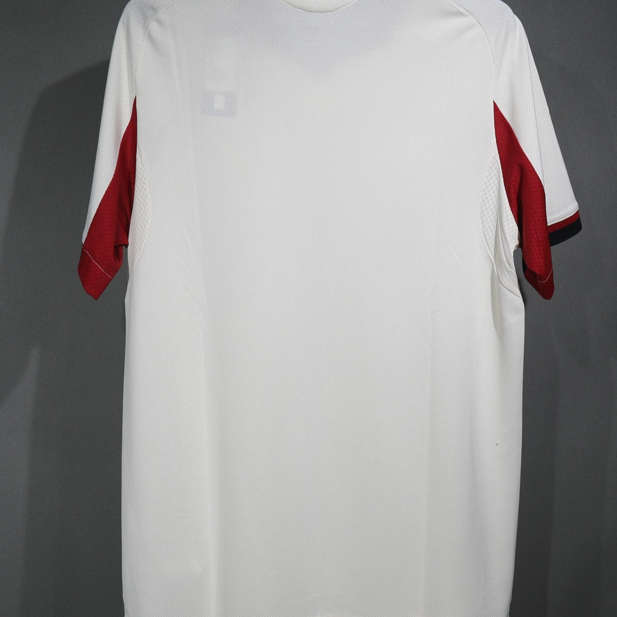 Jersey Liverpool 2025-26 Visitante blanco, foto 2 de 8