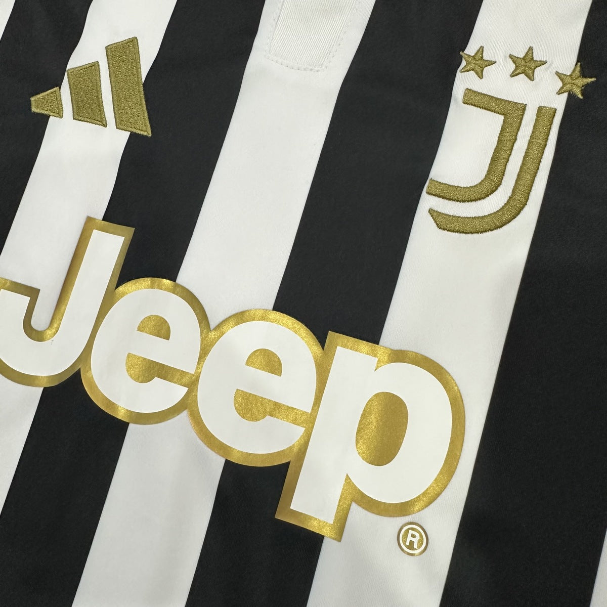 Jersey Juventus 2026-27 Local blanco, foto 3 de 7