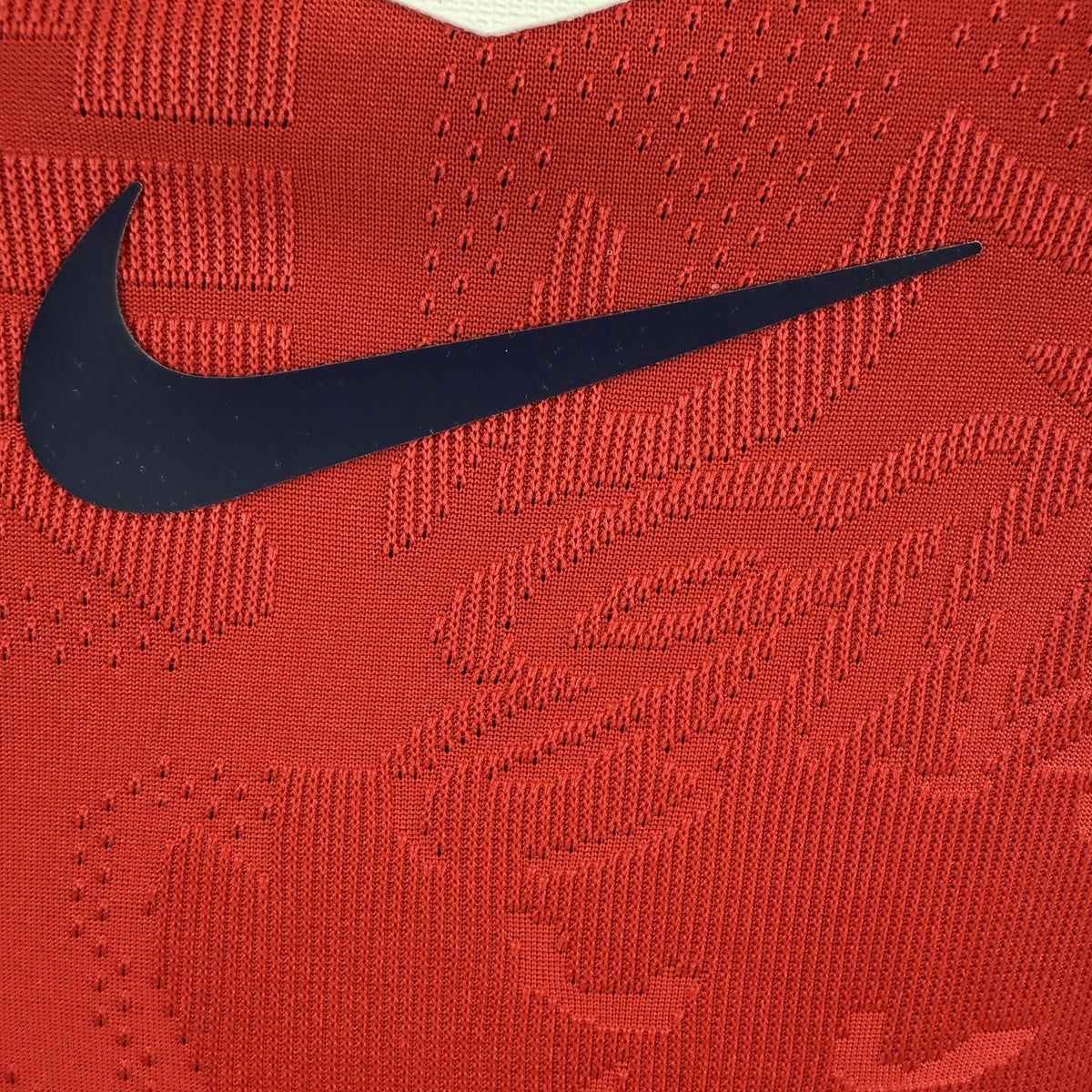 Jersey Inglaterra 2026 Visitante rojo, foto 4 de 9