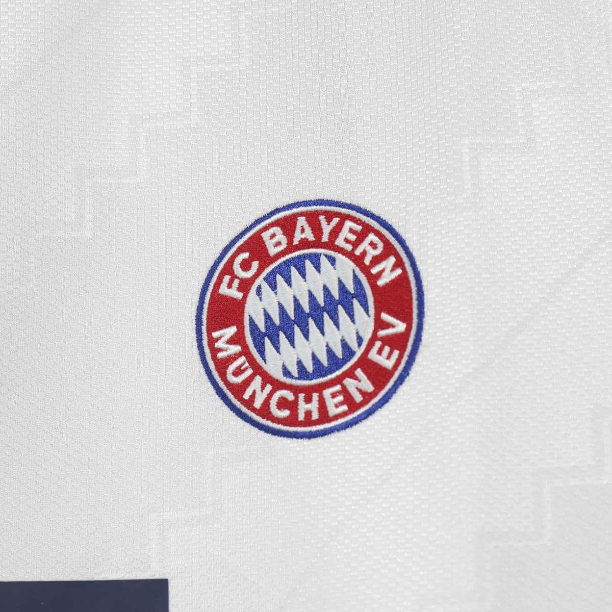 Jersey Bayern Múnich 2026-27 Visitante blanco, foto 4 de 5