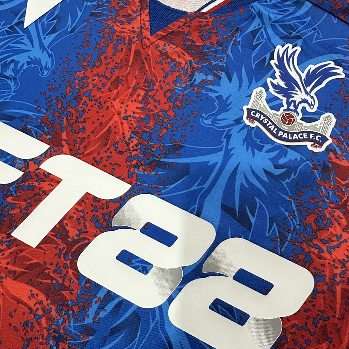 Jersey Crystal Palace 2024-25 Local rojo, foto 3 de 8