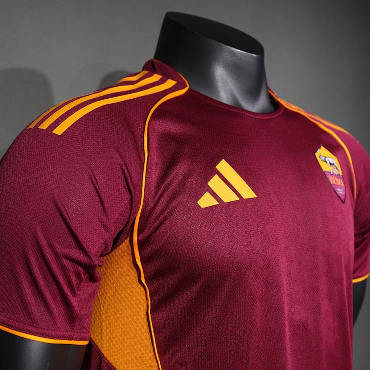 Jersey As Roma 2025-26 Local rojo, foto 4 de 7