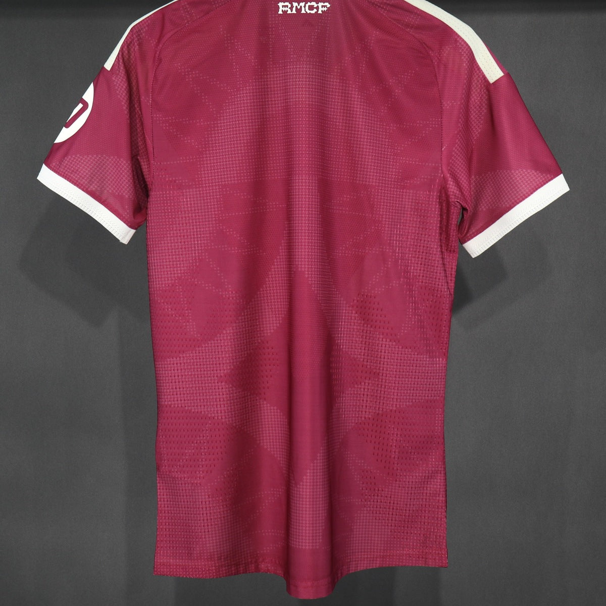 Jersey Real Madrid 2026-27 Tercero rojo, foto 2 de 6