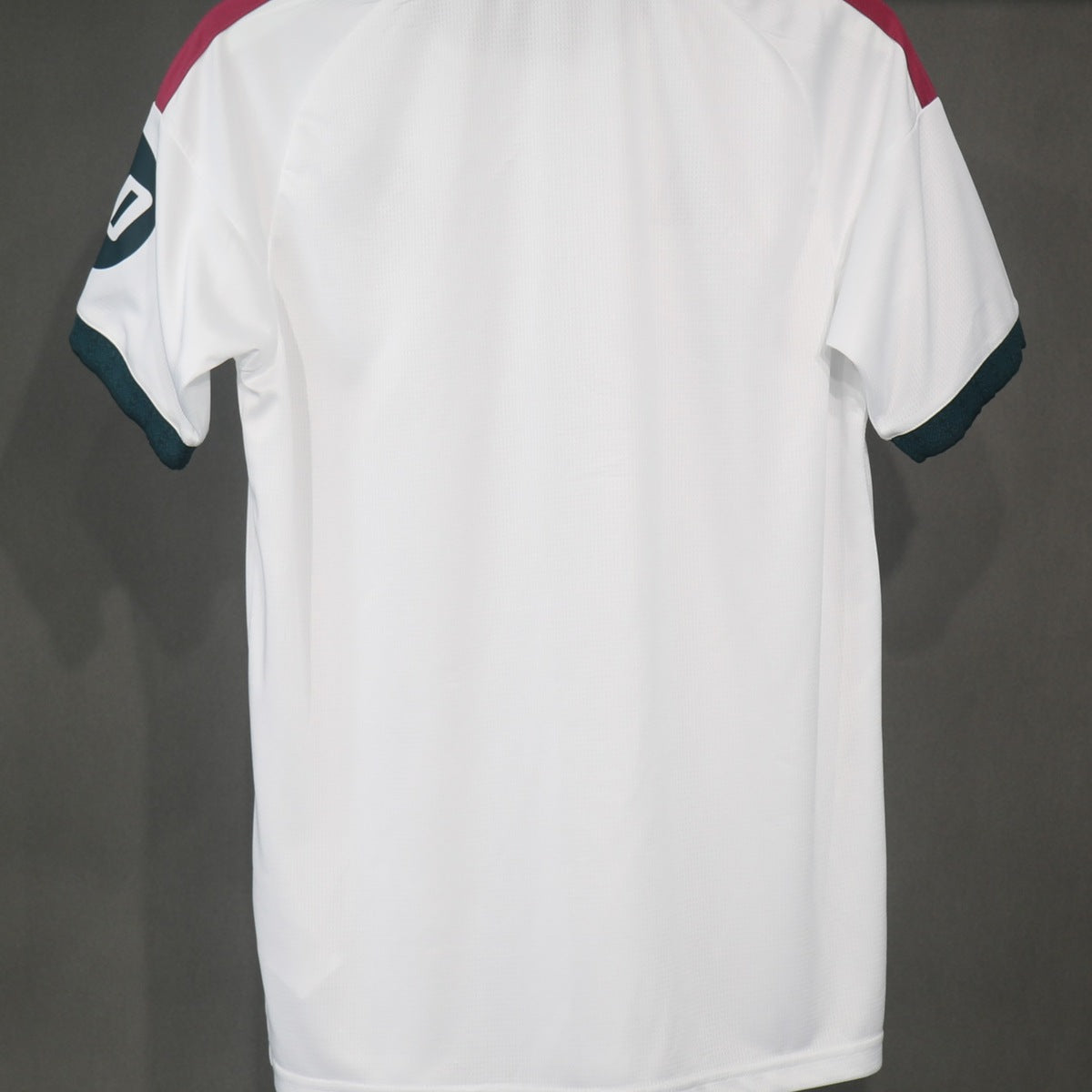 Jersey Real Madrid 2026-27 Local blanco, foto 3 de 6
