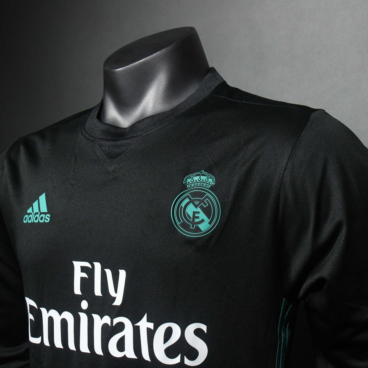 Jersey Real Madrid 2017-18 Visitante negro, foto 4 de 5