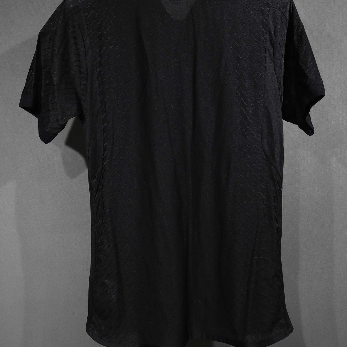 Jersey Real Madrid 2023-24 Tercero negro, foto 2 de 4