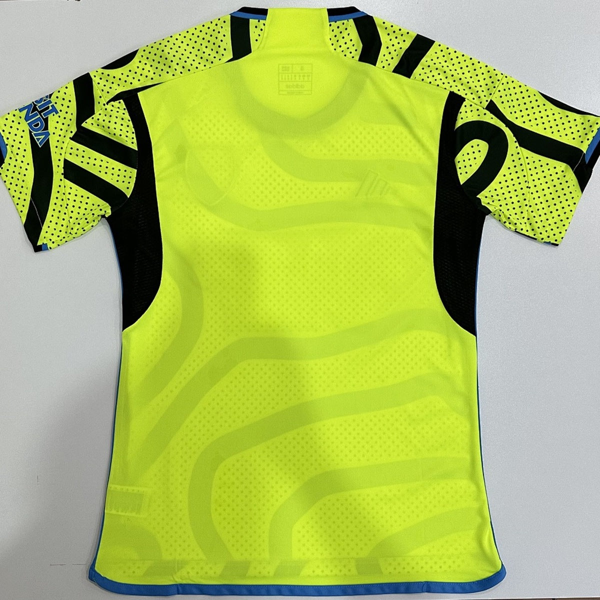 Jersey Arsenal 2023-24 Visitante amarillo, foto 4 de 7