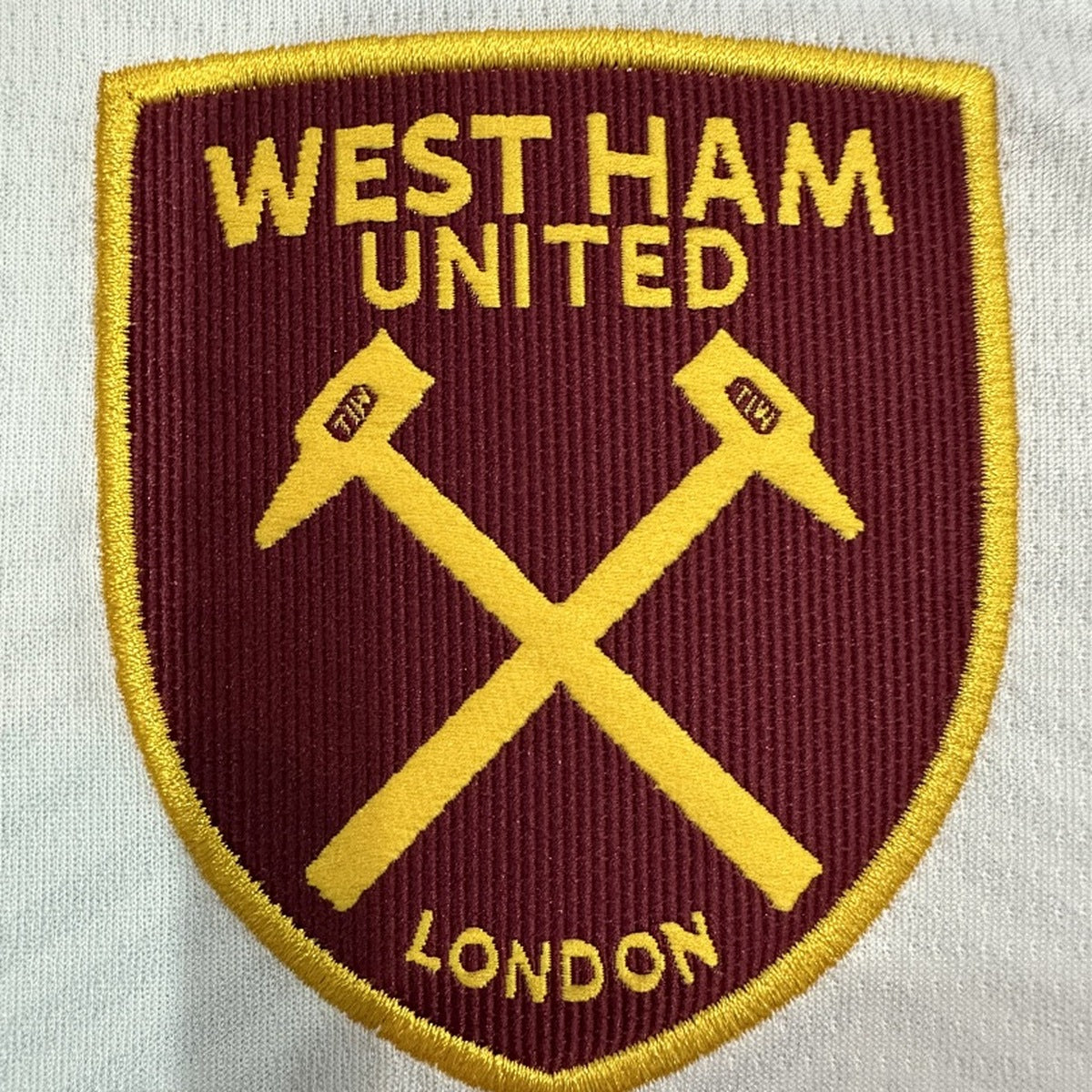 Jersey West Ham United 2024-25 Tercero blanco, foto 4 de 7