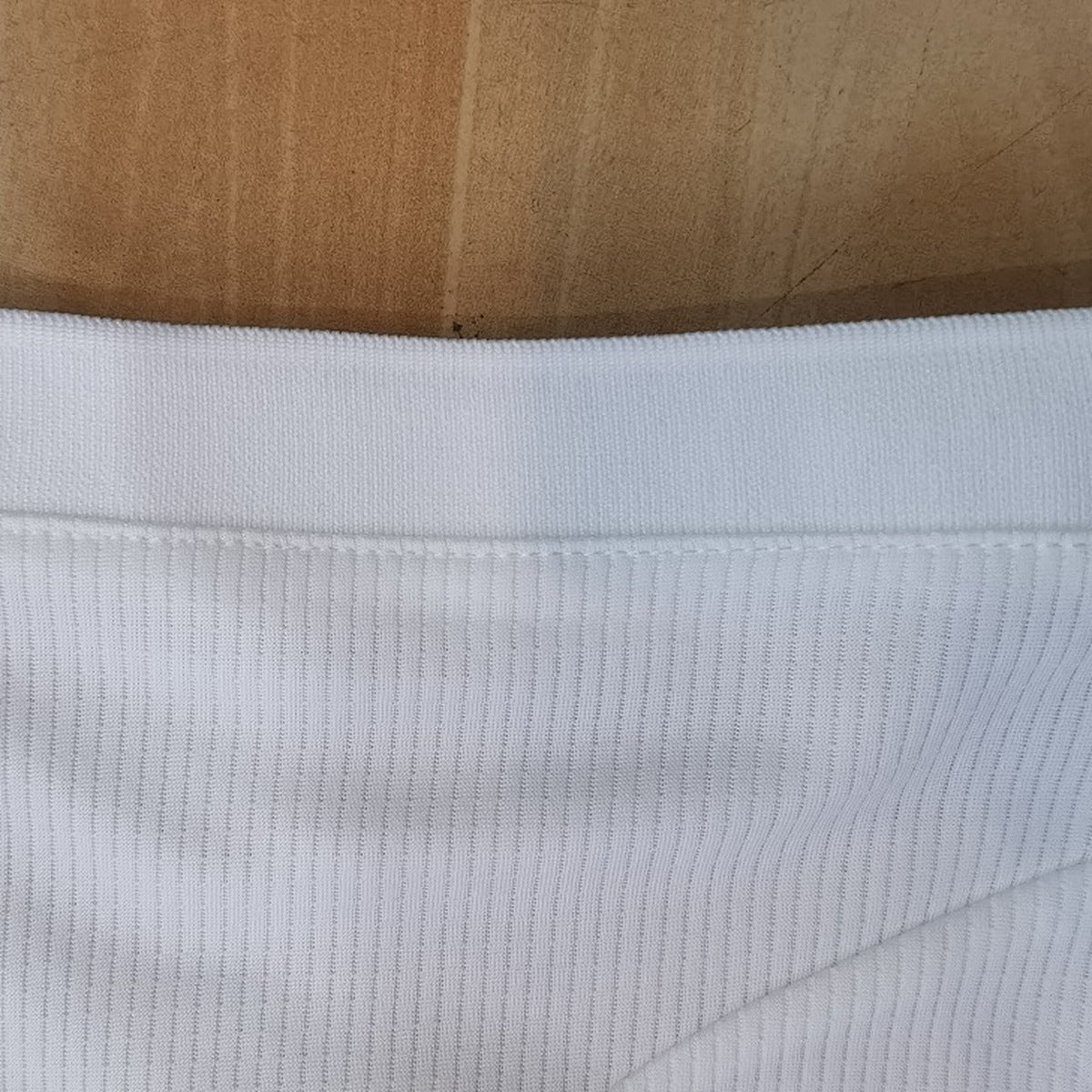 Jersey Manchester United 2023-24 Tercero blanco, foto 5 de 7