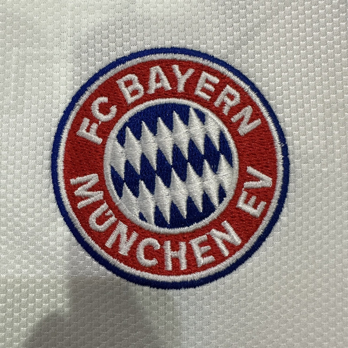 Jersey Bayern Múnich 2026-27 Visitante blanco, foto 4 de 8