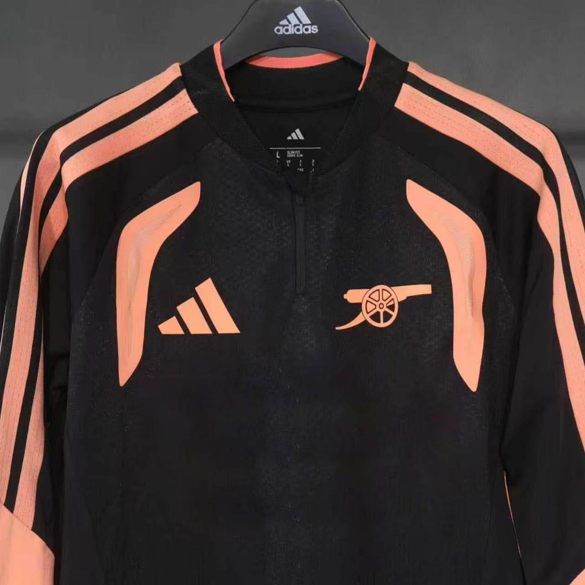 Top Medio Cierre Arsenal adidas 2026 Negro, foto 2 de 4