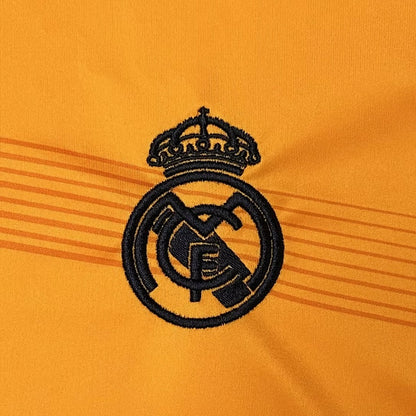 Jersey Real Madrid 2024-25 Visitante naranja, foto 4 de 6