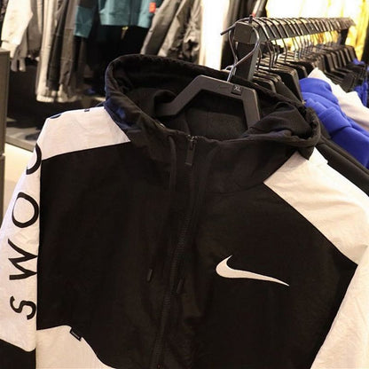 Chamarra Nike Cortavientos Swoosh Grande, foto 4 de 8