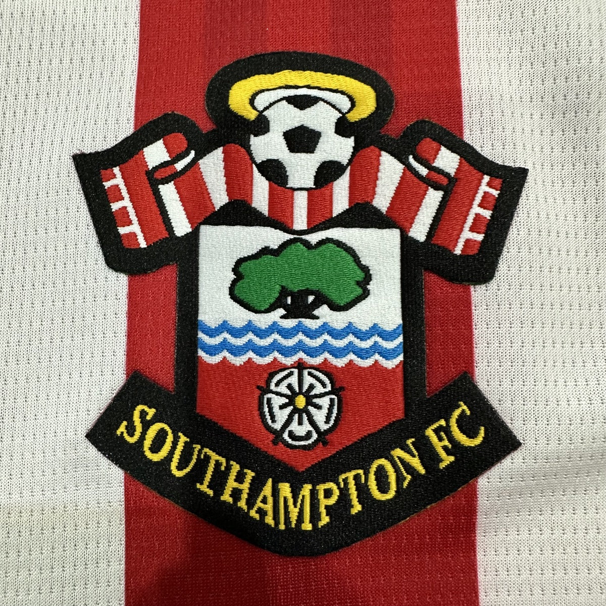 Jersey Southampton 2026-27 Local rojo, foto 4 de 7