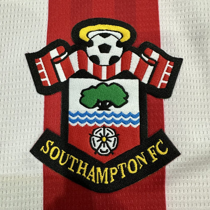 Jersey Southampton 2026-27 Local rojo, foto 4 de 7