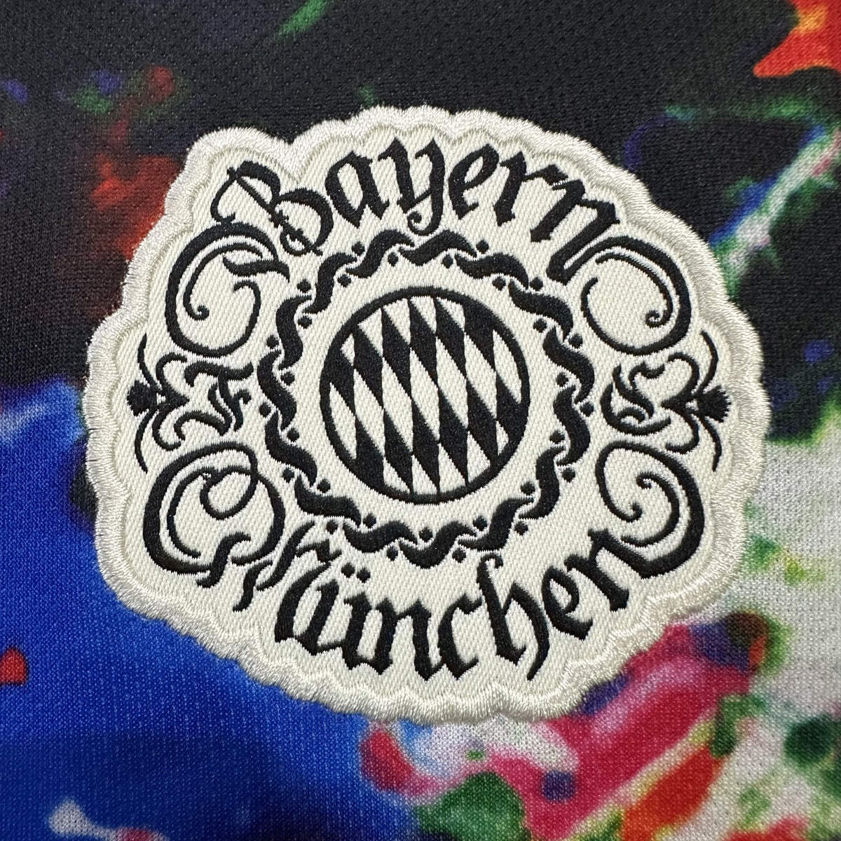Jersey Bayern Múnich 2026-27 Edición Especial Oktoberfest negro, foto 4 de 8