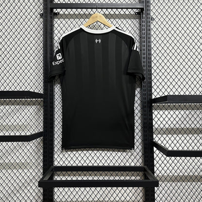 Jersey Liverpool 2025-26 Portero negro, foto 4 de 9