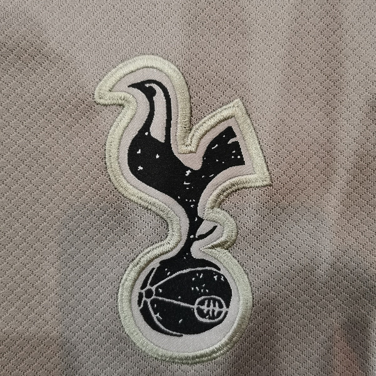 Jersey Tottenham 2023-24 Tercero beige, foto 5 de 7