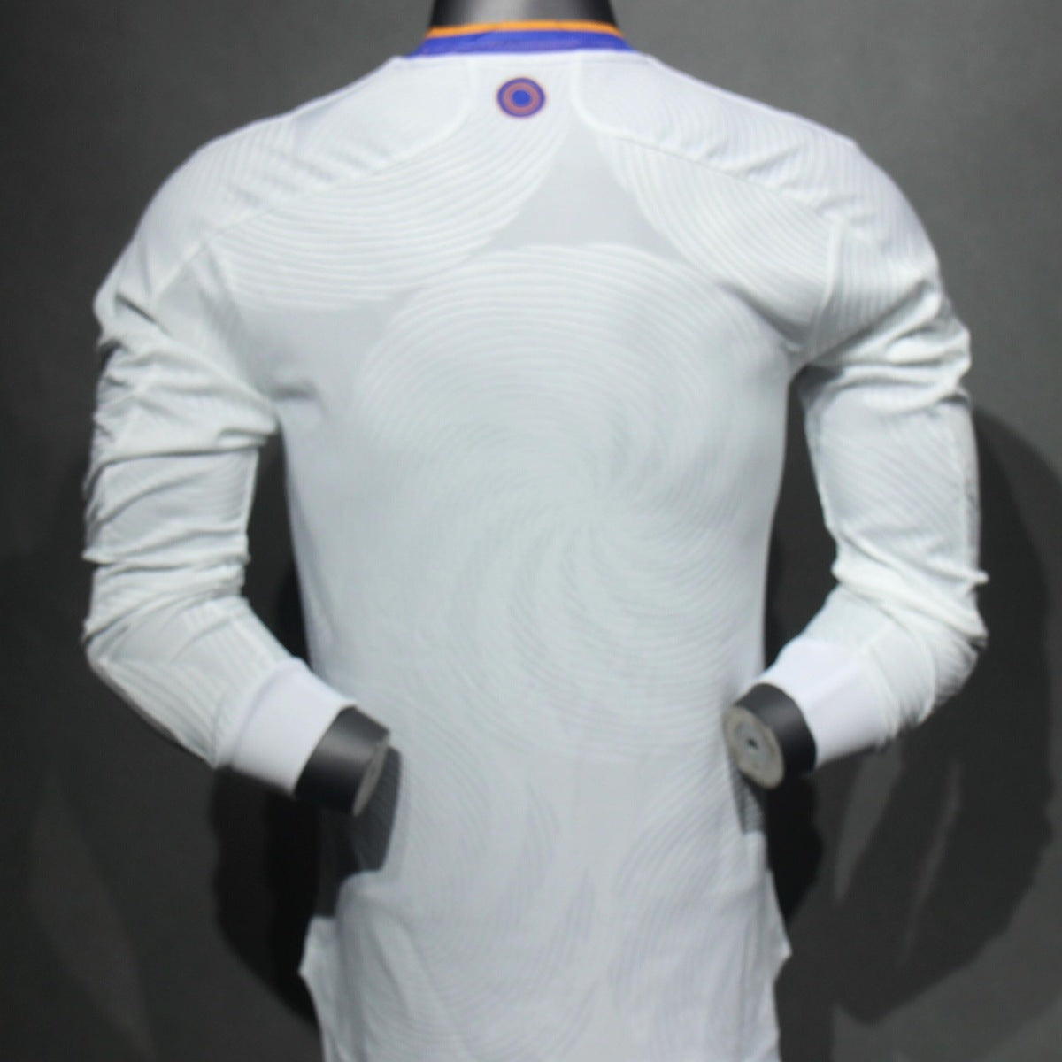 Jersey Real Madrid 2021-22 Local blanco, foto 2 de 10