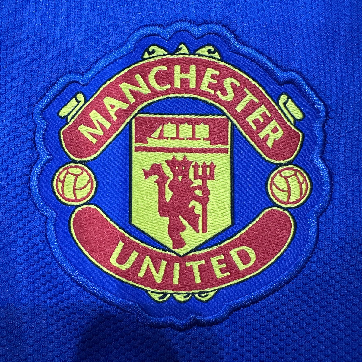 Jersey Manchester United 2026-27 Visitante azul, foto 4 de 8