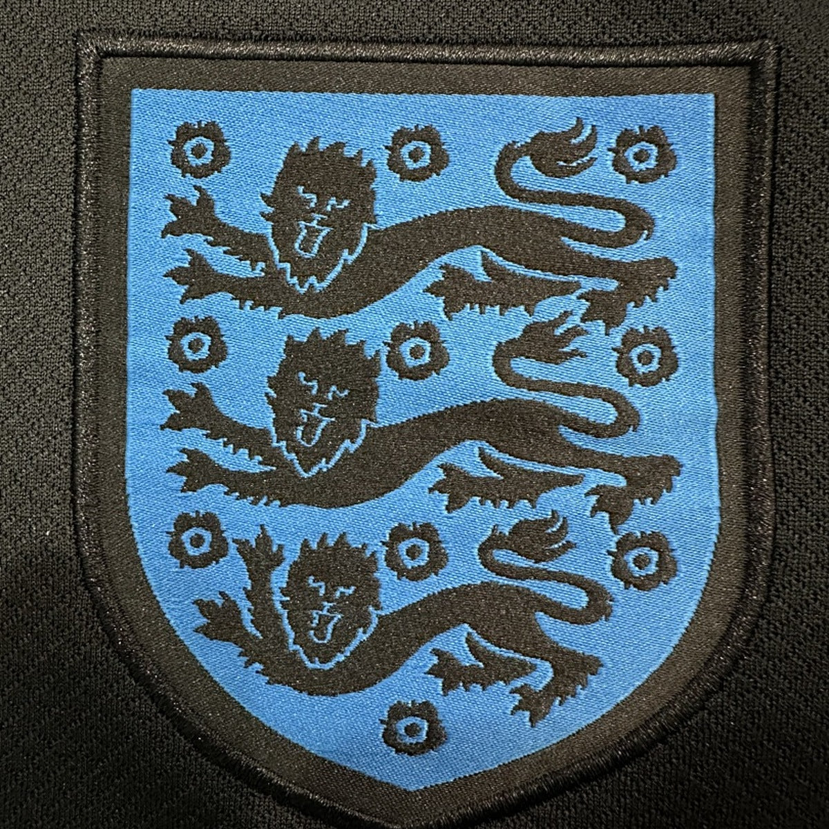 Jersey Inglaterra 2025 Visitante negro, foto 4 de 6