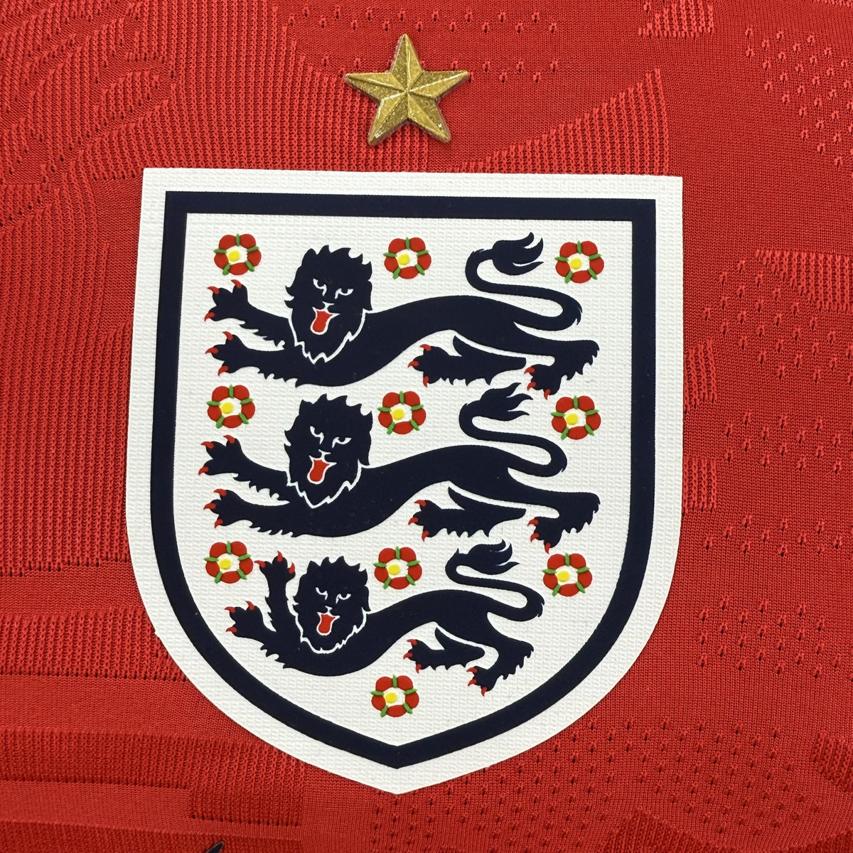 Jersey Inglaterra 2026 Visitante rojo, foto 5 de 9