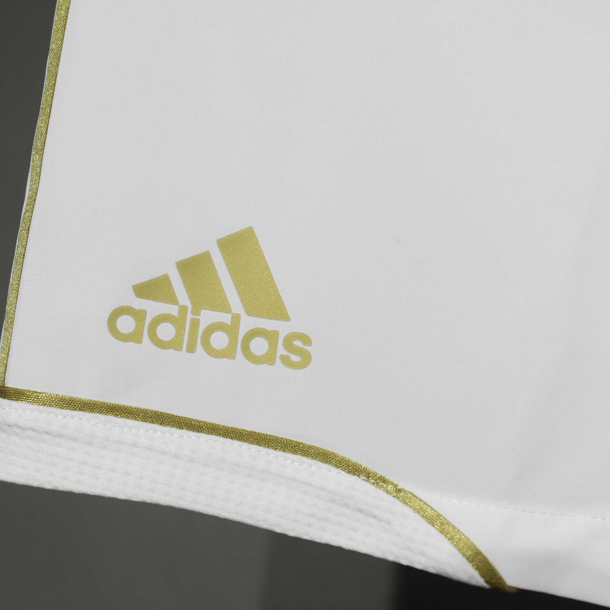 Short Real Madrid adidas 2011/12 Local dorado, foto 4 de 7