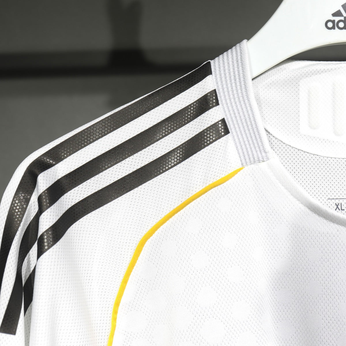 Jersey Real Madrid 2025-26 Local blanco, foto 4 de 6