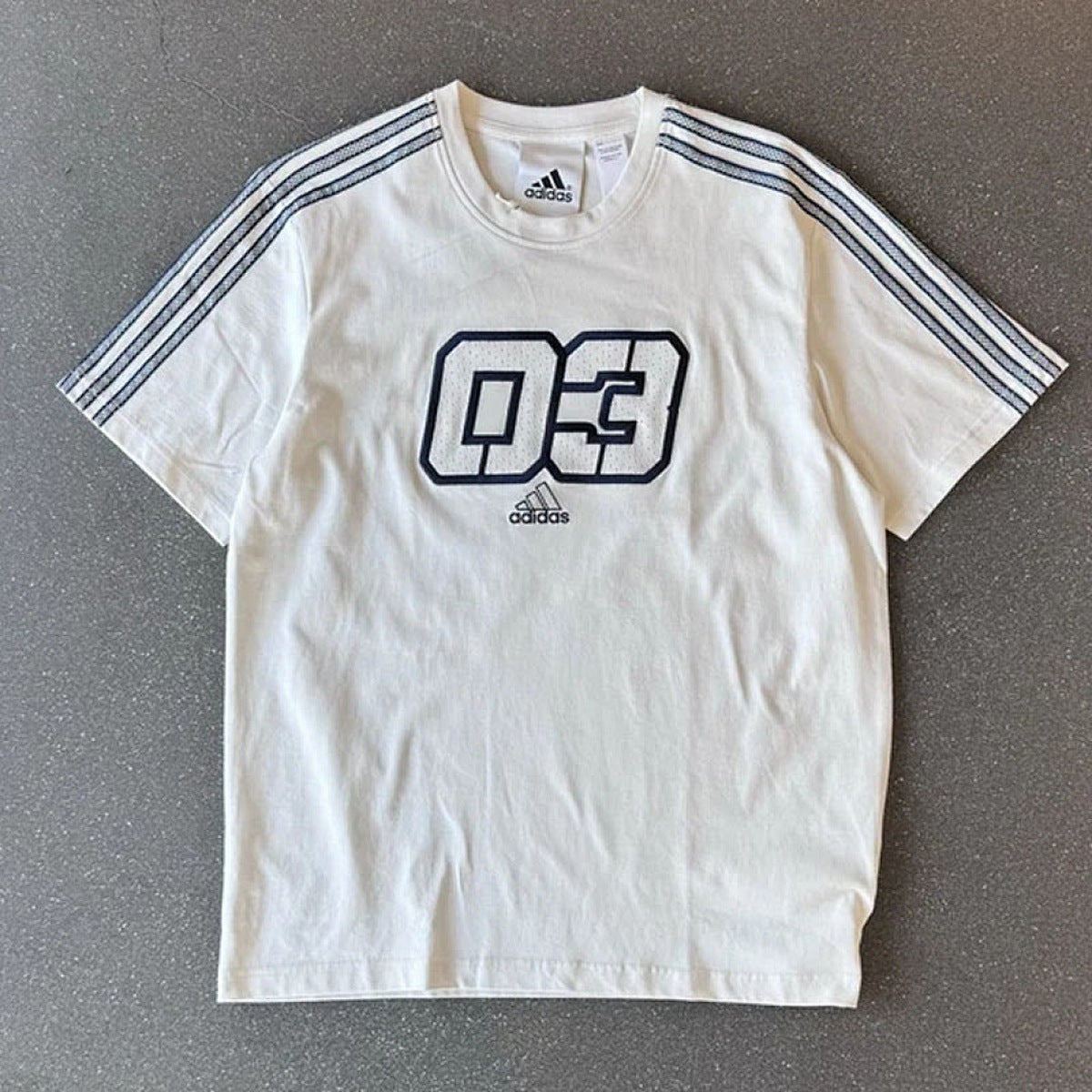 Playera adidas Número 03, foto 4 de 5