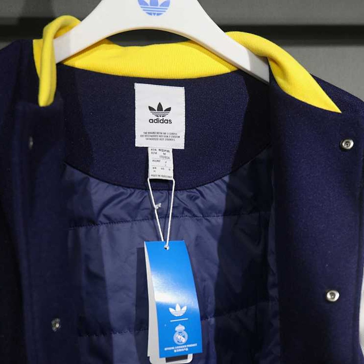 Chamarra Real Madrid adidas VRCT Azul marino, foto 2 de 11