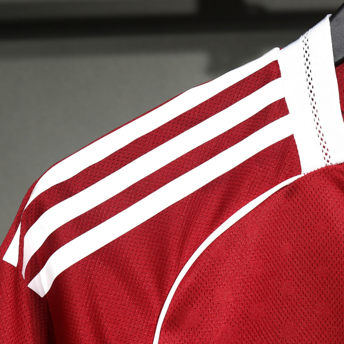 Jersey Liverpool 2025-26 Local rojo, foto 5 de 5