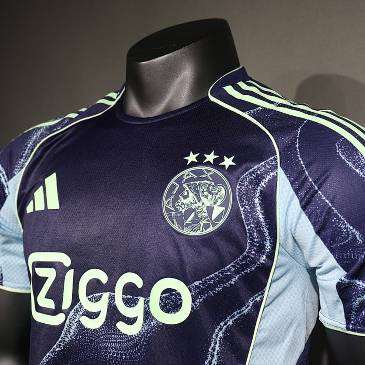 Jersey Ajax 2025-26 Visitante azul marino, foto 5 de 7