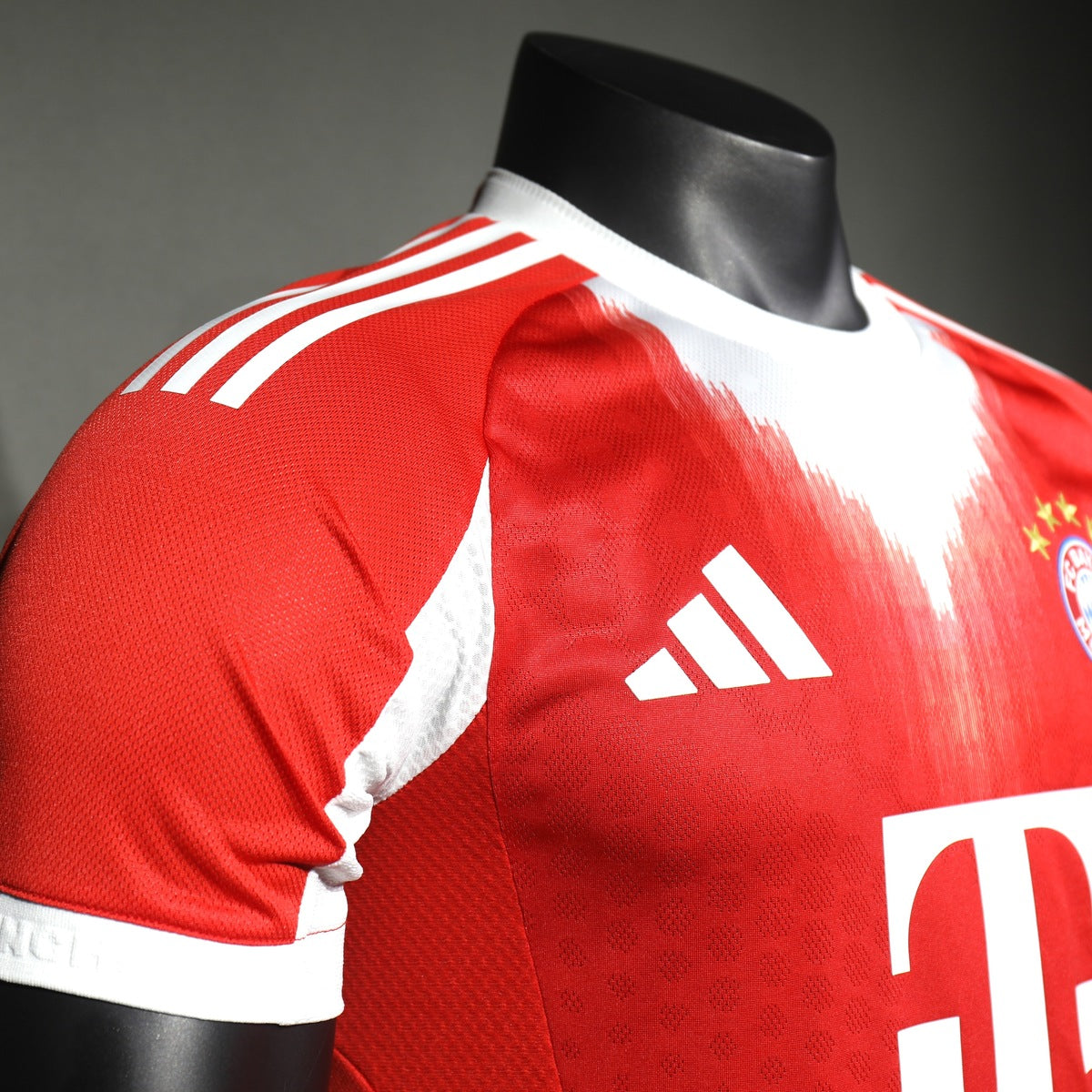 Jersey Bayern Múnich 2025-26 Local rojo, foto 5 de 7
