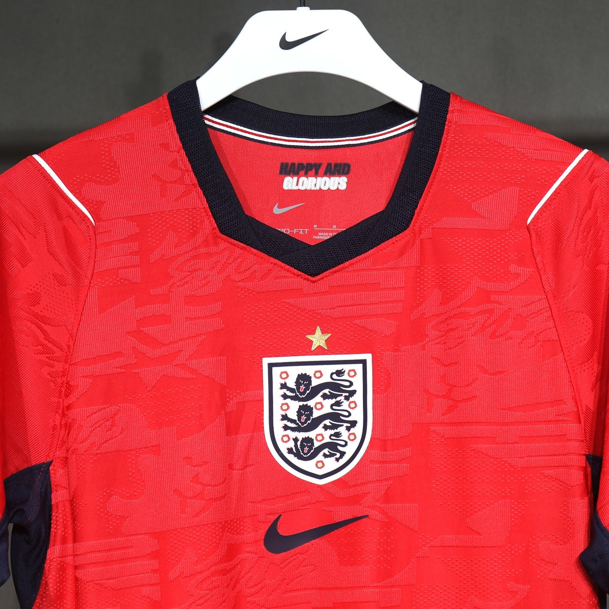 Jersey Inglaterra 2026 Visitante rojo, foto 5 de 5