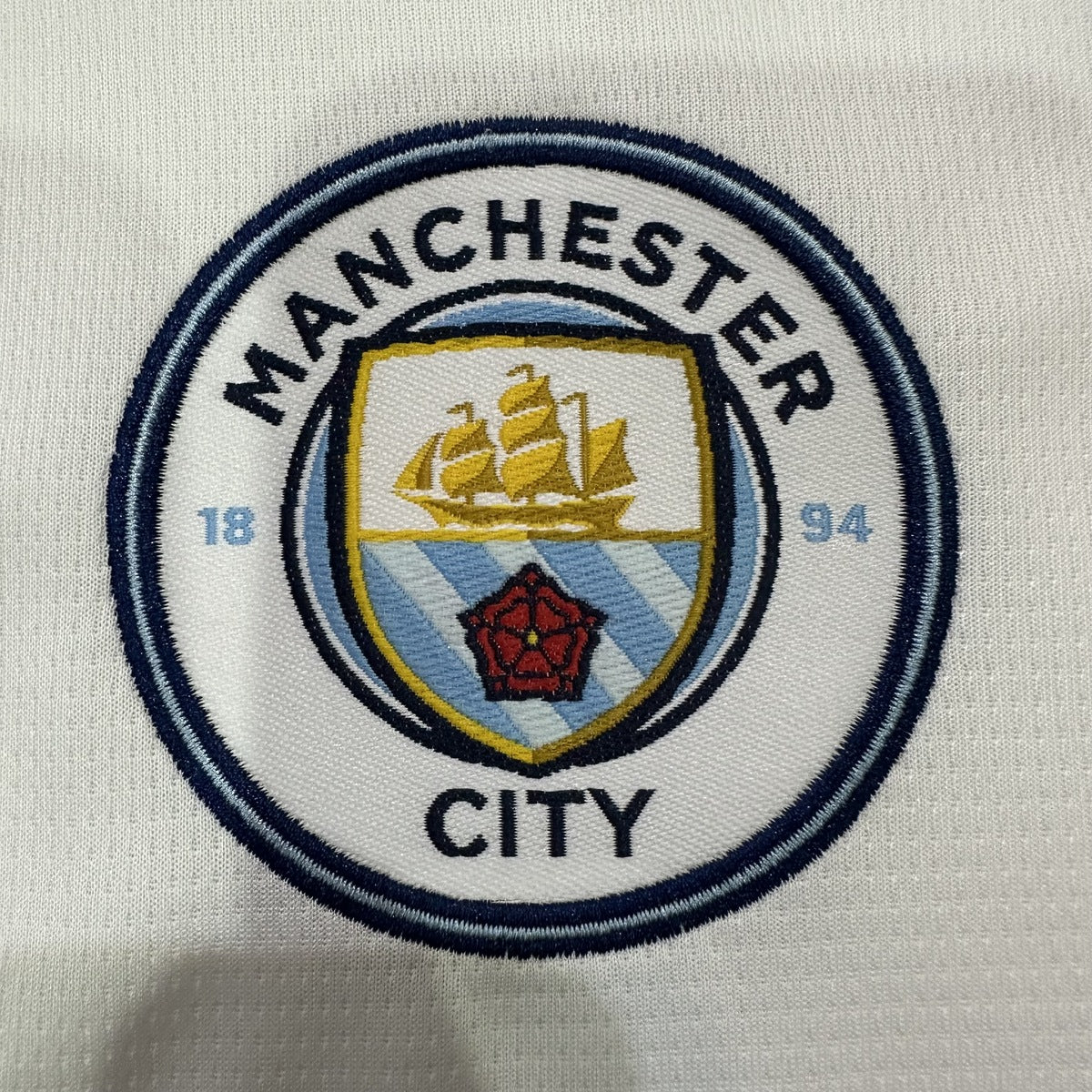 Jersey Manchester City 2026-27 Tercero blanco, foto 4 de 8
