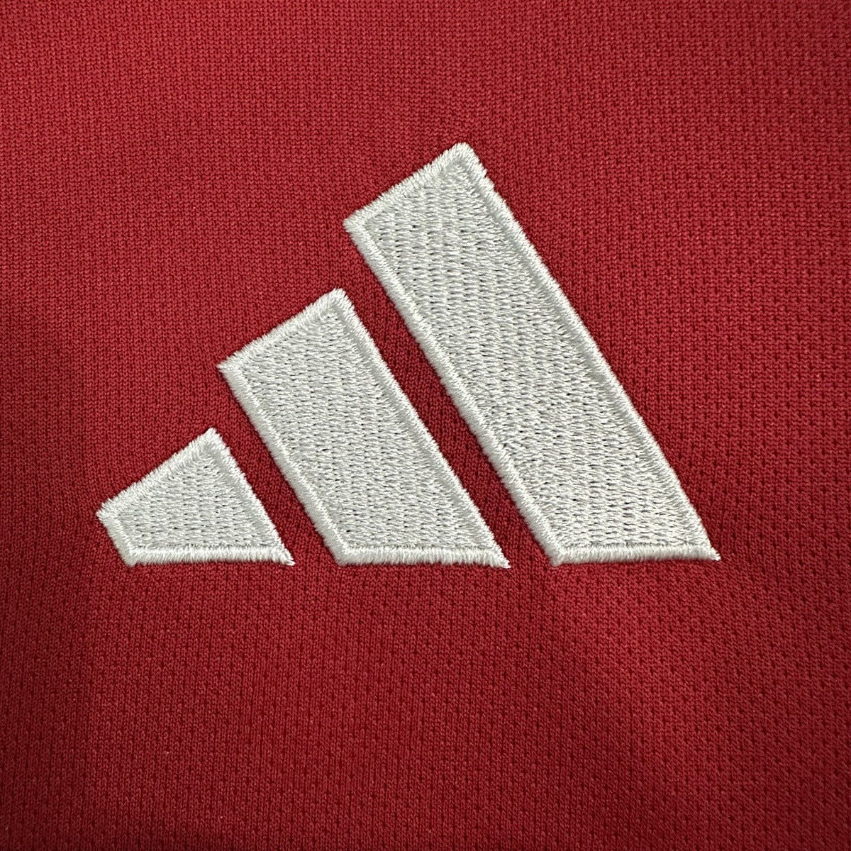 Jersey Liverpool 2025-26 Local rojo, foto 5 de 7