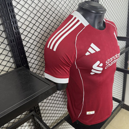 Jersey Liverpool 2025-26 Local rojo, foto 6 de 9